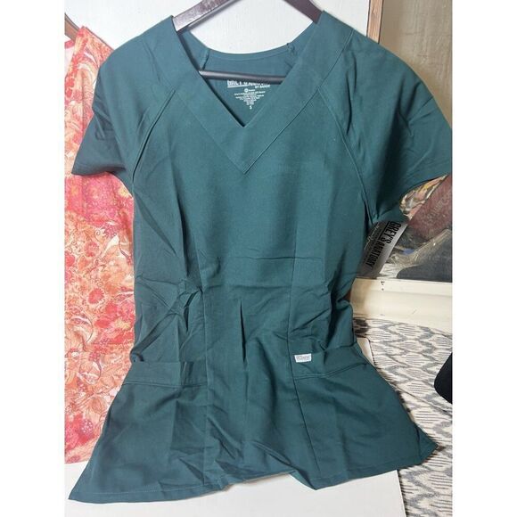 Lot 2 Grey's Anatomy Barco Printed V-Neck Scrub Top Size S Deep Forest Gardena - Picture 2 of 9